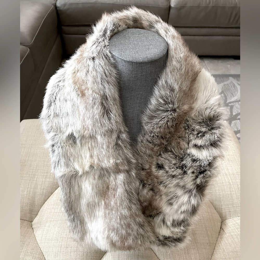 NWT Faux fur Arctic Ermine scarf